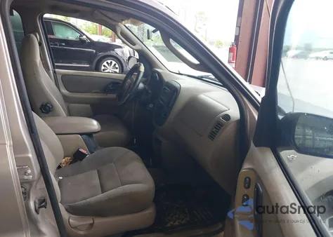 2001 Ford Escape Xlt from USA, damaged, VIN 1FMYU03181KA16847